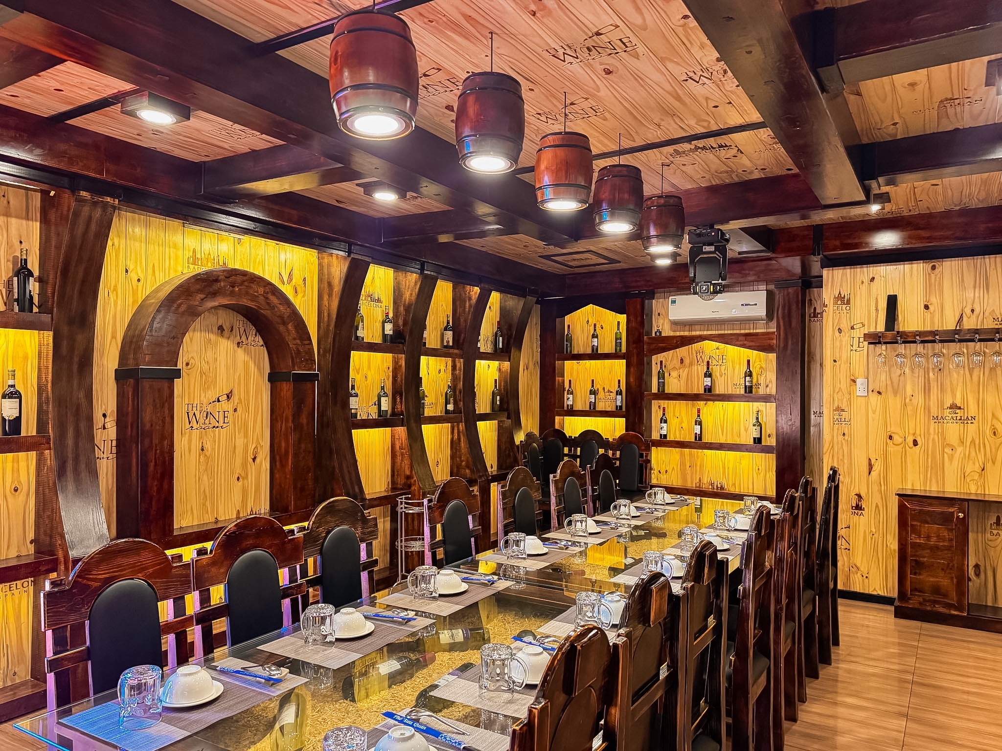 nhà hàng hầm rượu Bình Châu