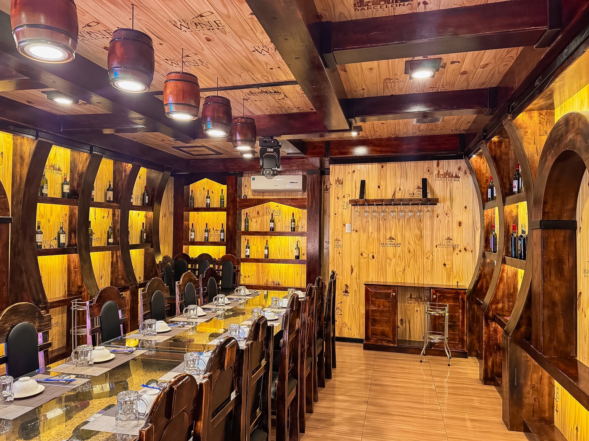 nhà hàng hầm rượu Bình Châu