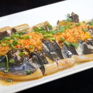 Cá Đuối Hấp Mỡ Hành/ Hấp Hành Gừng