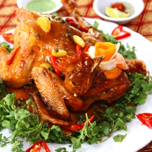 Gà Tre Hấp Mắm Nhỉ + Bánh Bao