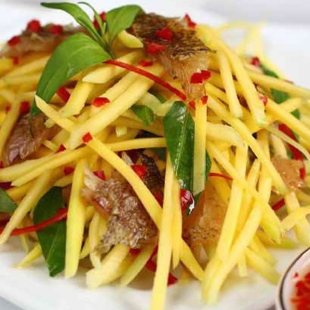 gỏi xoài khô cá đù 