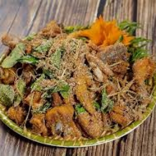 Gà Tre Rang Muối/ Ủ Muối