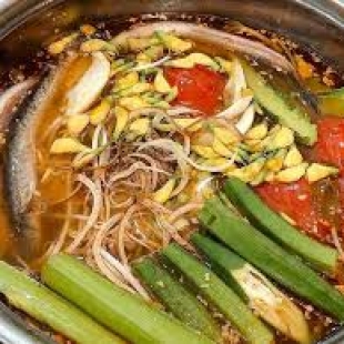 Lẩu Cá Tầm Chanh Dây